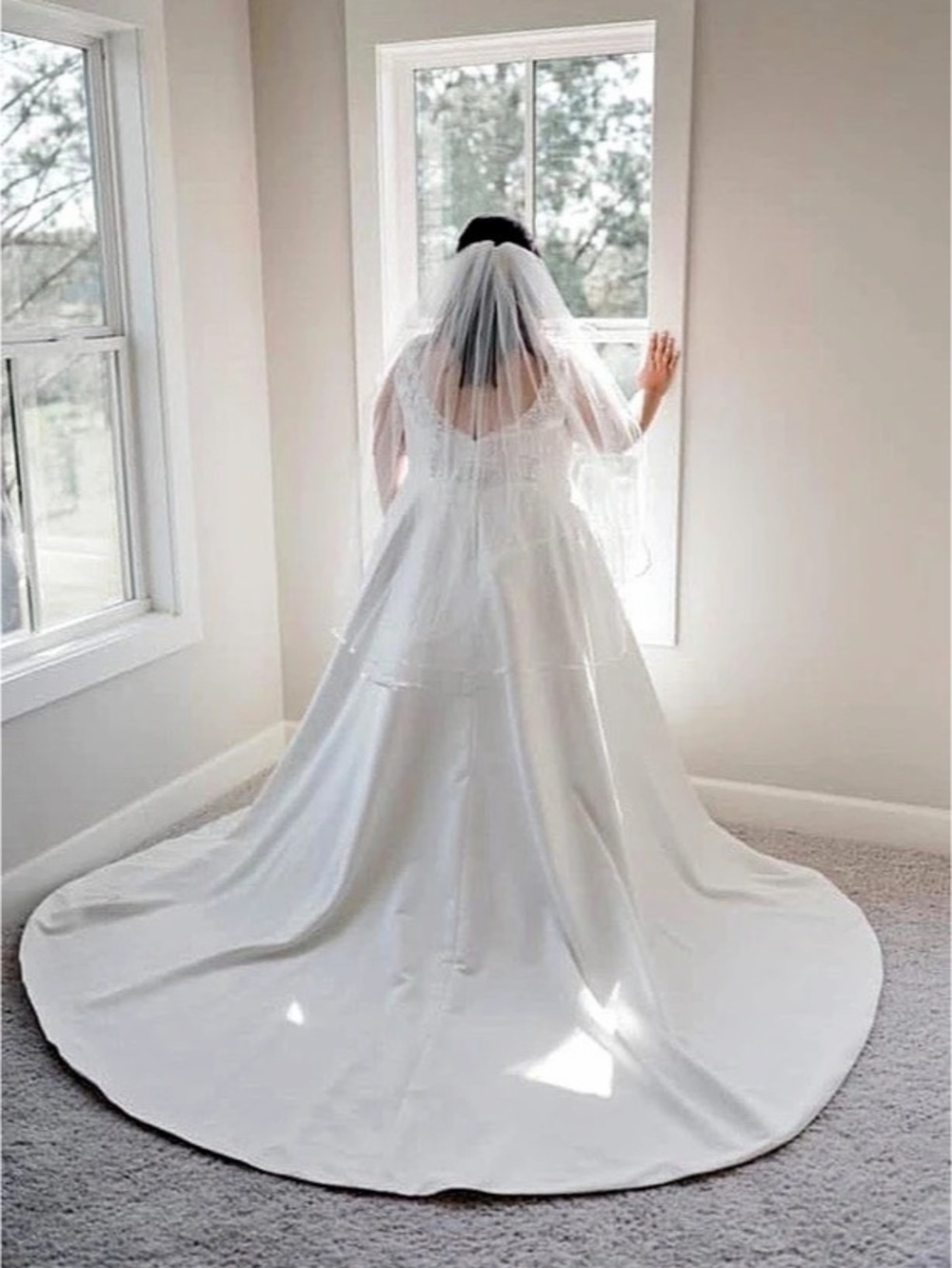 Wedding Gown in White Like New